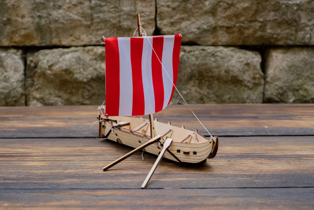 The WoodHeroes Viking ship: pure adventure with the wooden toy plug-in system.